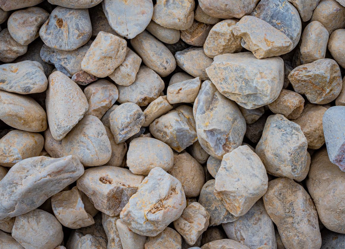 4-6B river rock gravel for drainage and decorative landscaping