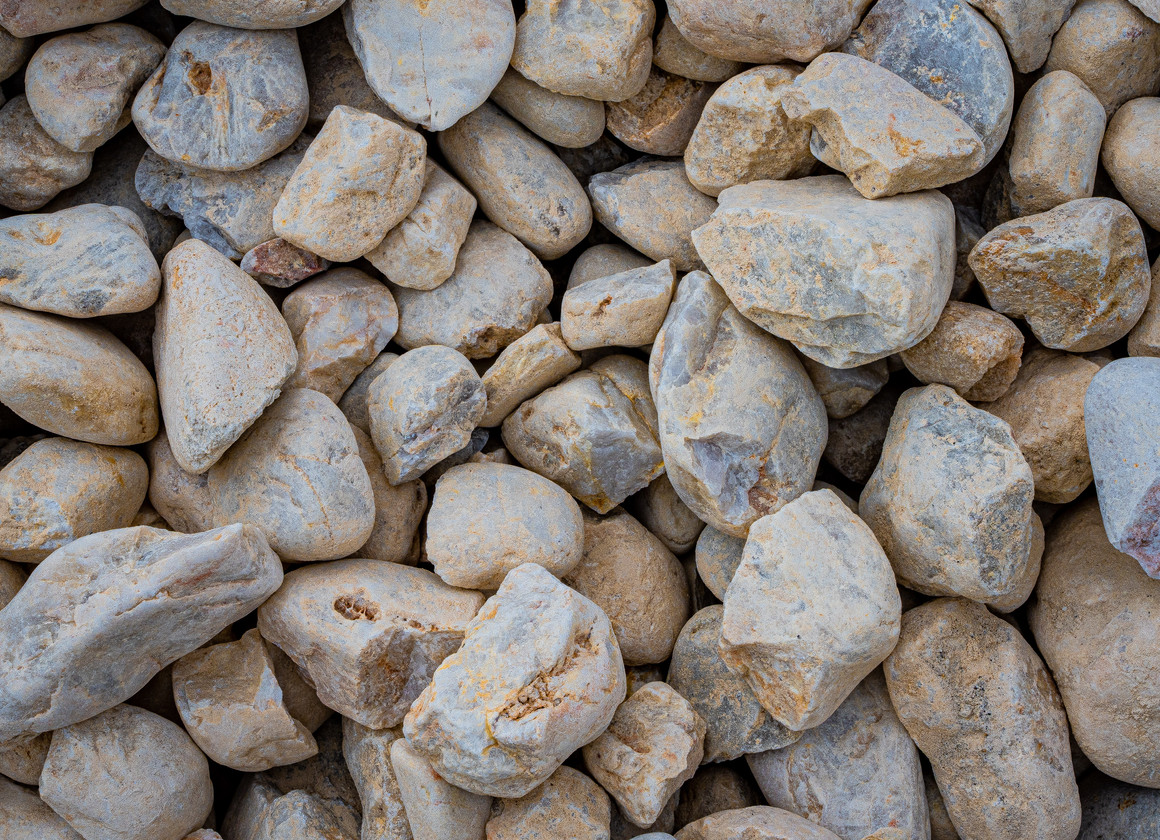 4-6B river rock gravel for drainage and decorative landscaping